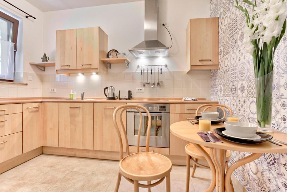 קרקוב Tyzenhauz Apartments Lobzowska Street מראה חיצוני תמונה